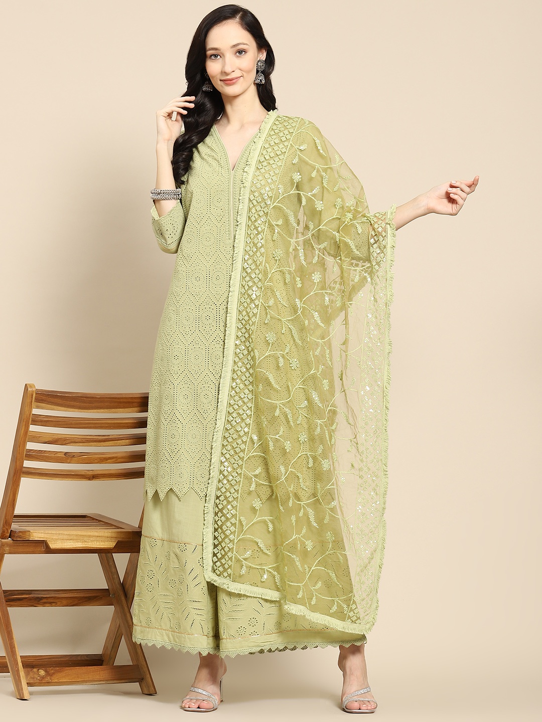 

Saadgi Green & Gold-Toned Ethnic Motifs Embroidered Dupatta with Chikankari