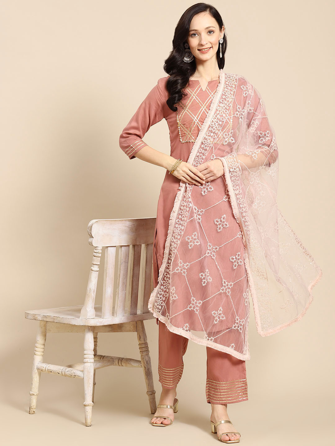 

Saadgi Pink Chikankari Embroidered Dupatta