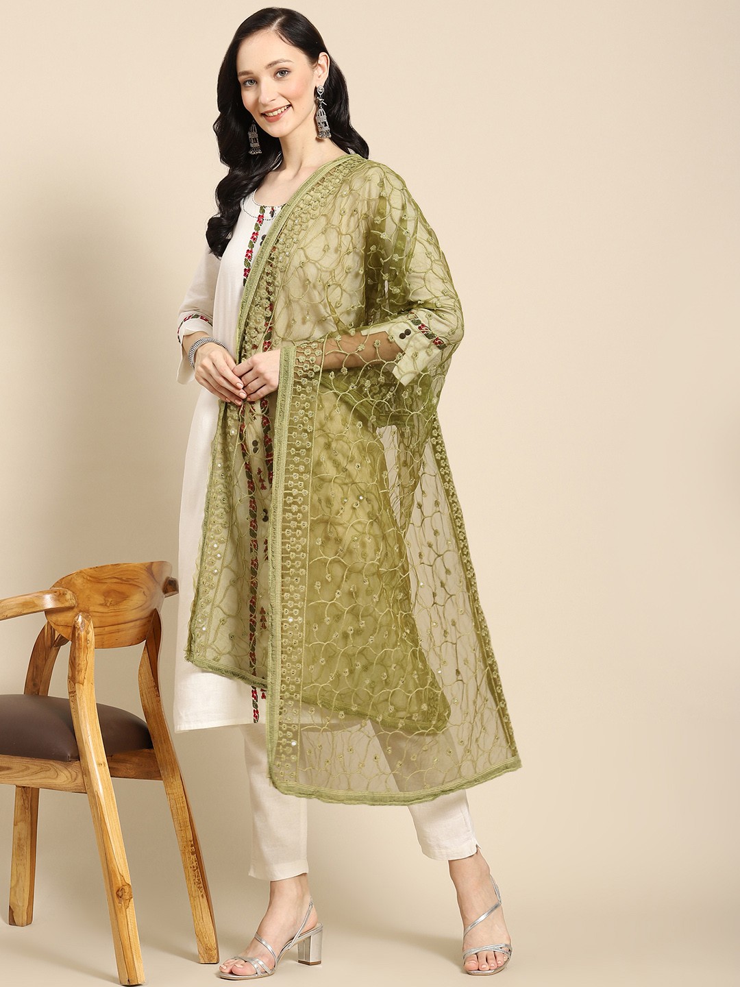 

Saadgi Olive Green & Gold-Toned Ethnic Motifs Embroidered Dupatta with Chikankari