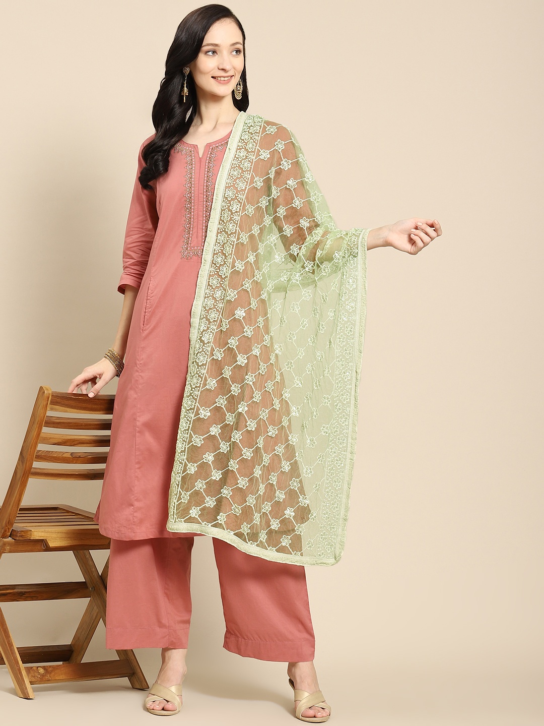 

Saadgi Green & Gold-Toned Ethnic Motifs Embroidered Dupatta with Chikankari