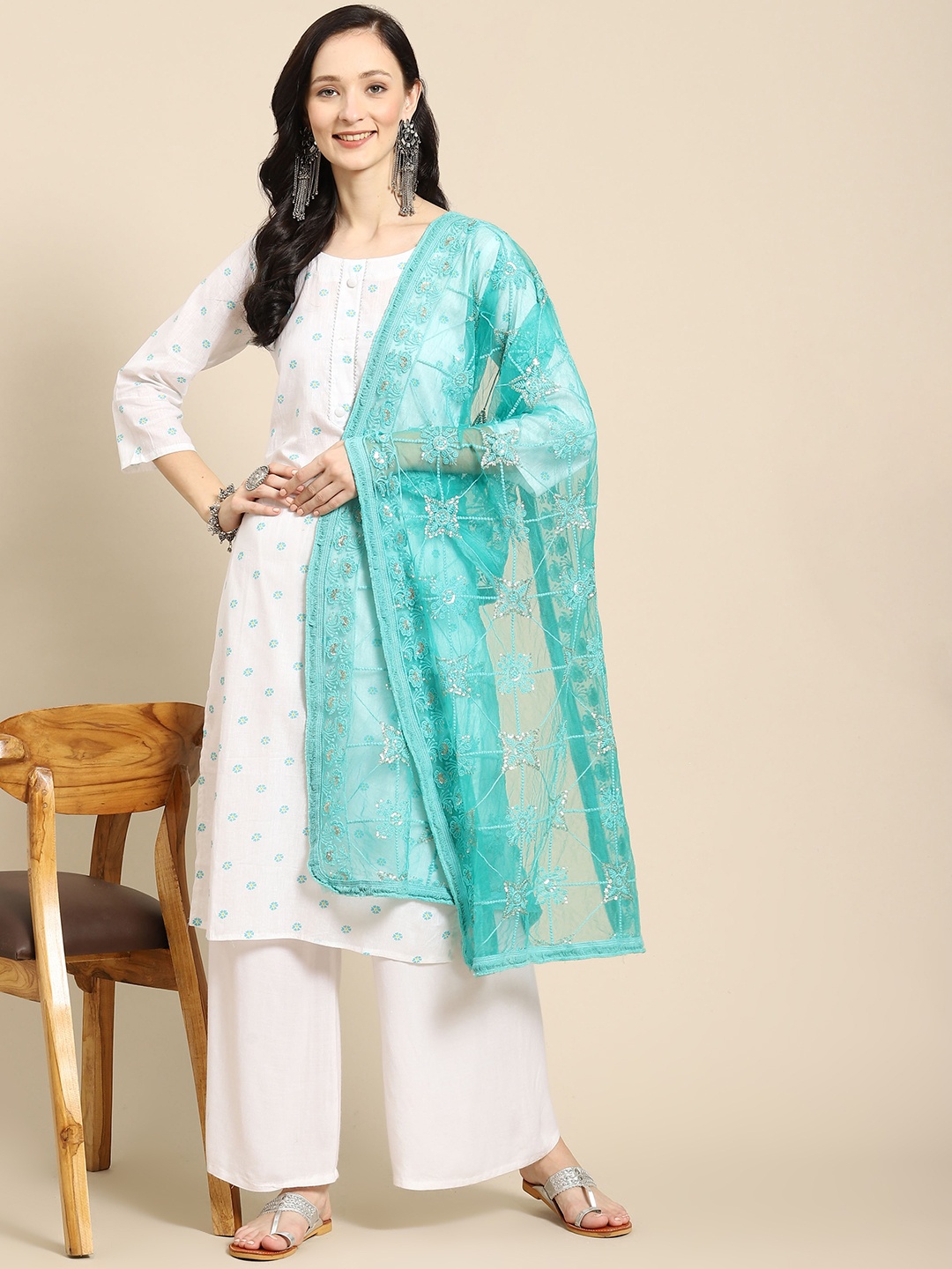 

Saadgi Green Chikankari Embroidered Dupatta