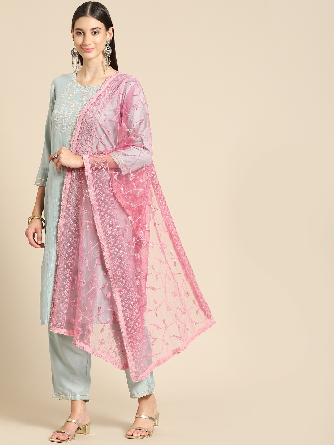 

Saadgi Pink & Gold-Toned Embroidered Dupatta with Chikankari