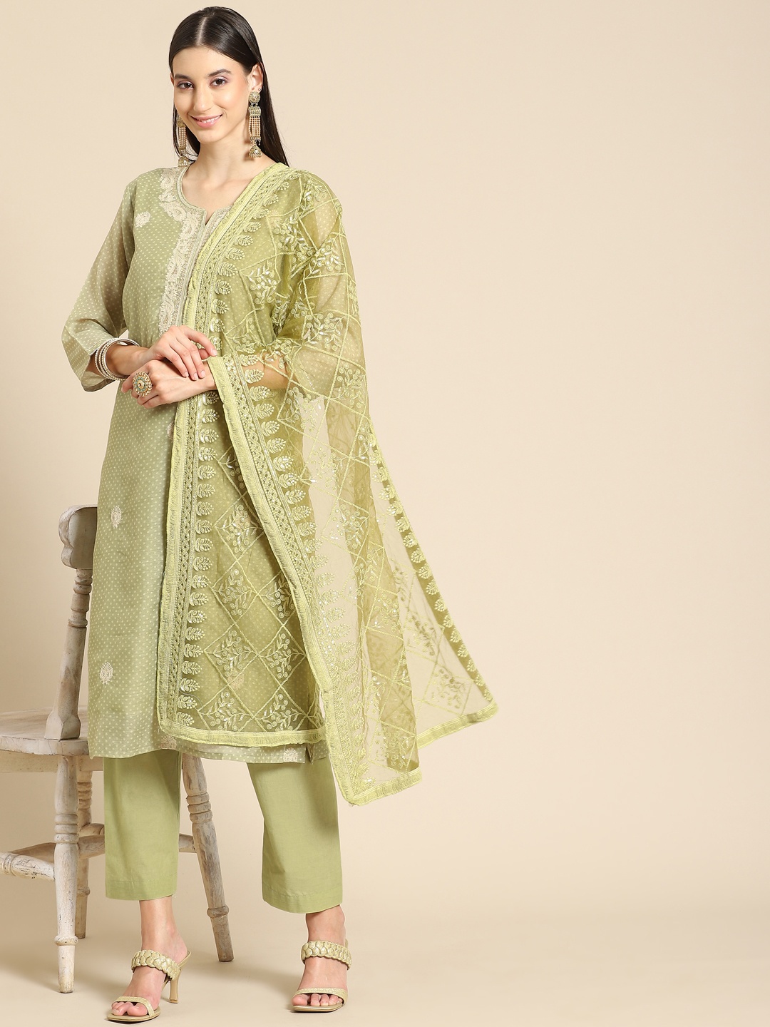 

Saadgi Green Chikankari Embroidered Dupatta
