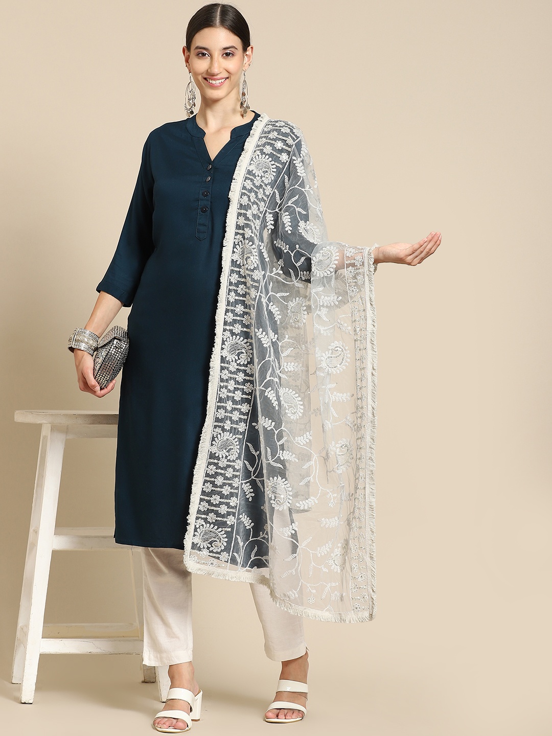 

Saadgi Grey Melange Chikankari Embroidered Dupatta