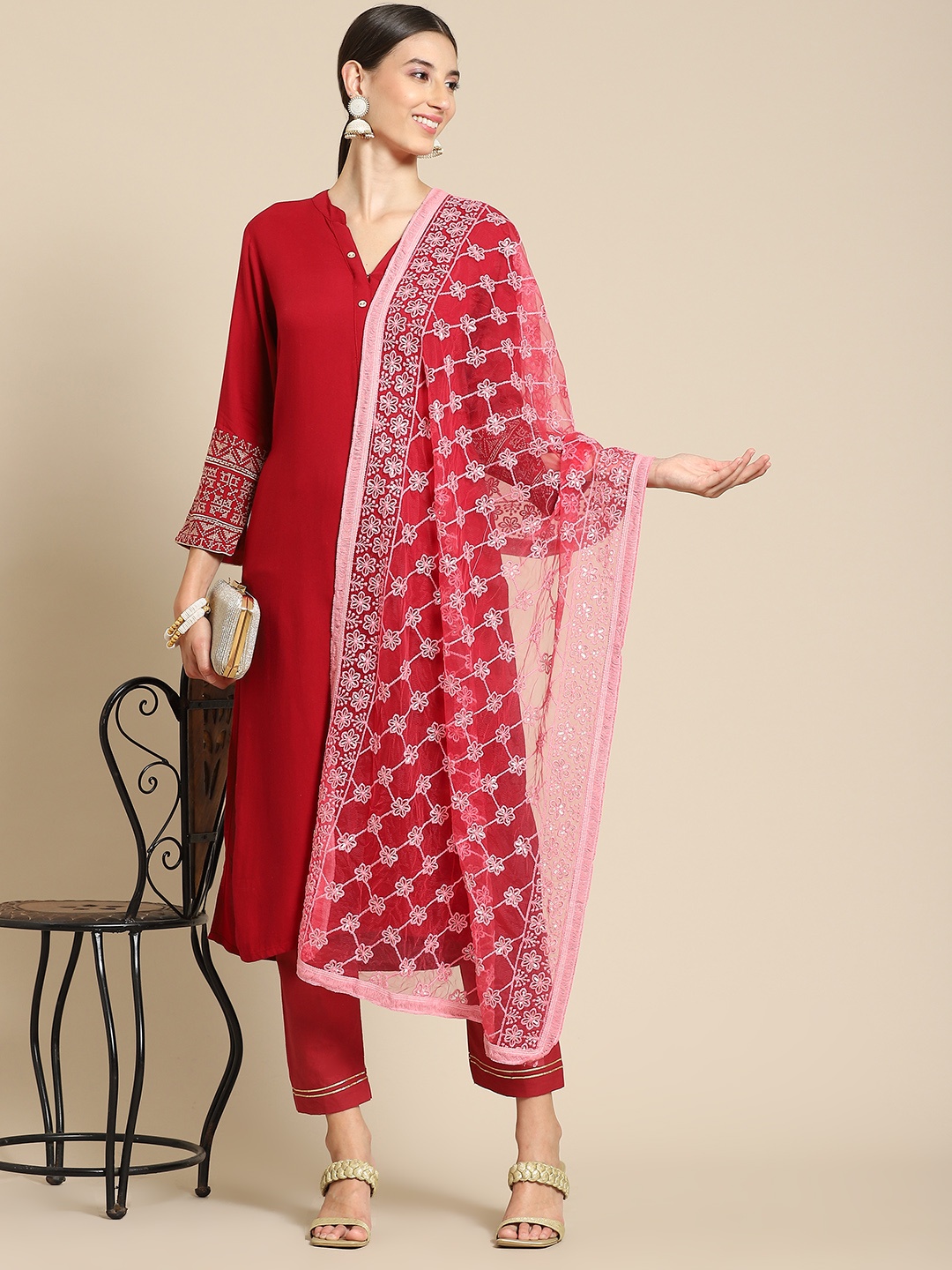 

Saadgi Pink Chikankari Embroidered Dupatta