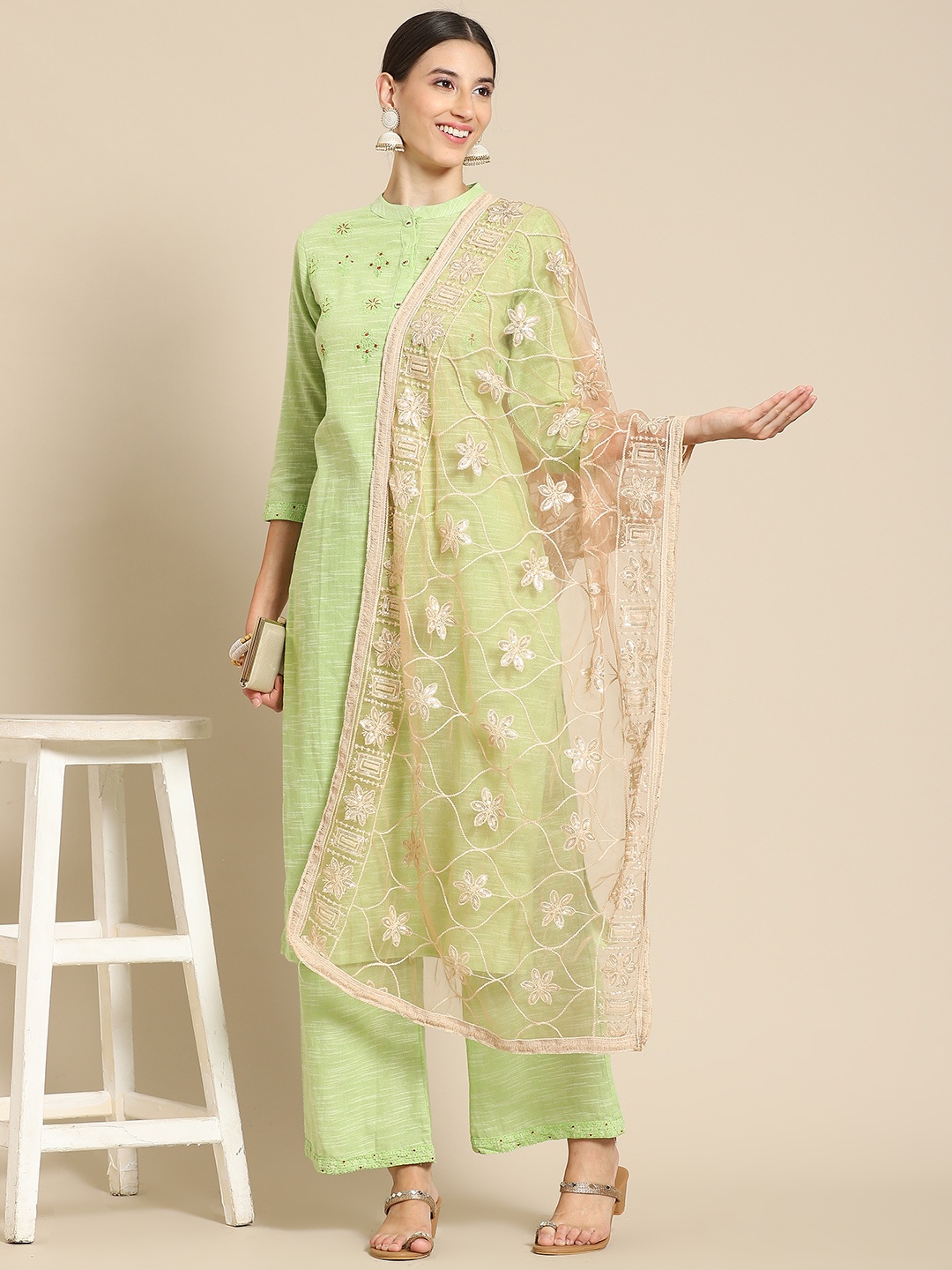 

Saadgi Beige Chikankari Embroidered Dupatta