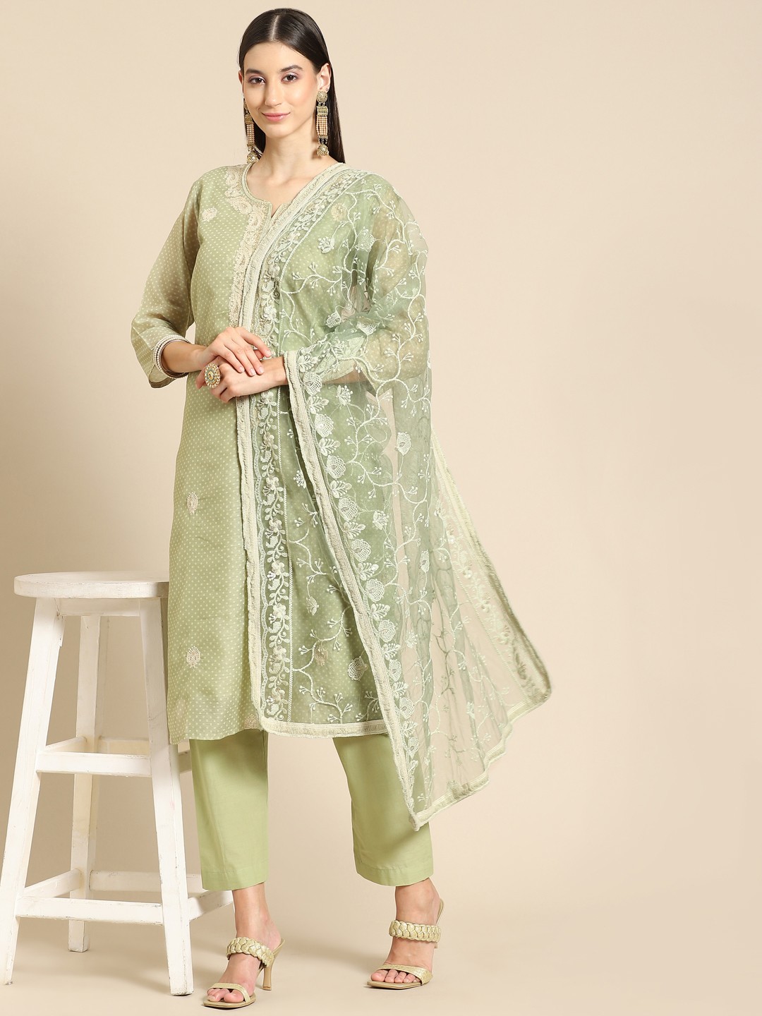 

Saadgi Green Chikankari Embroidered Dupatta