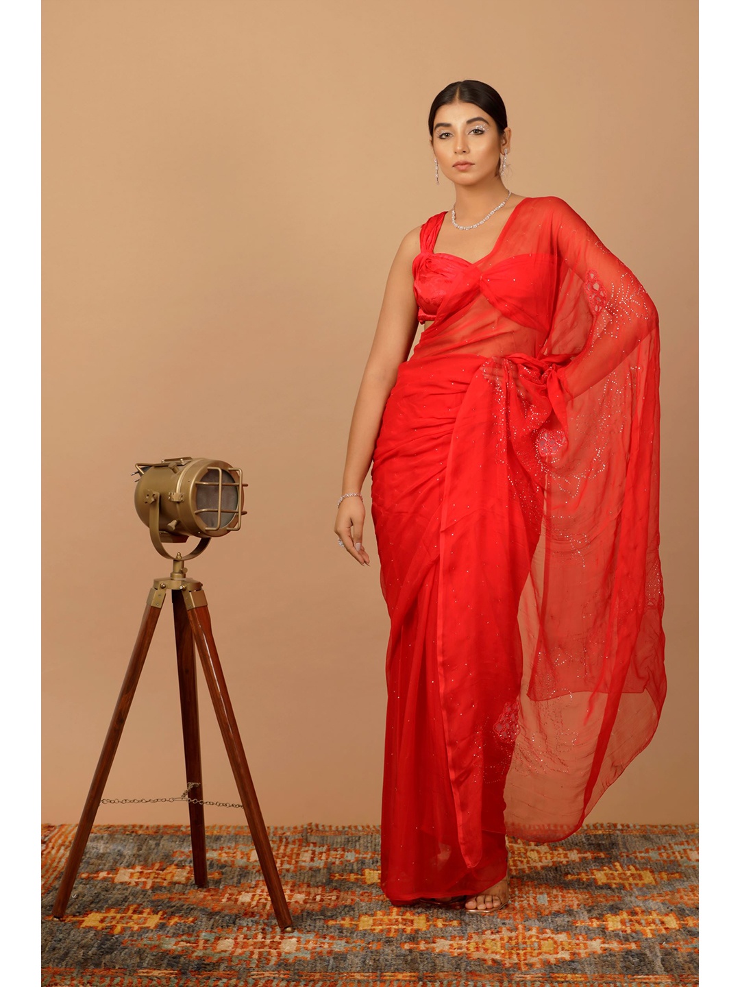 

Geroo Jaipur Red Handcrafted Mukaish-Work Chiffon Saree