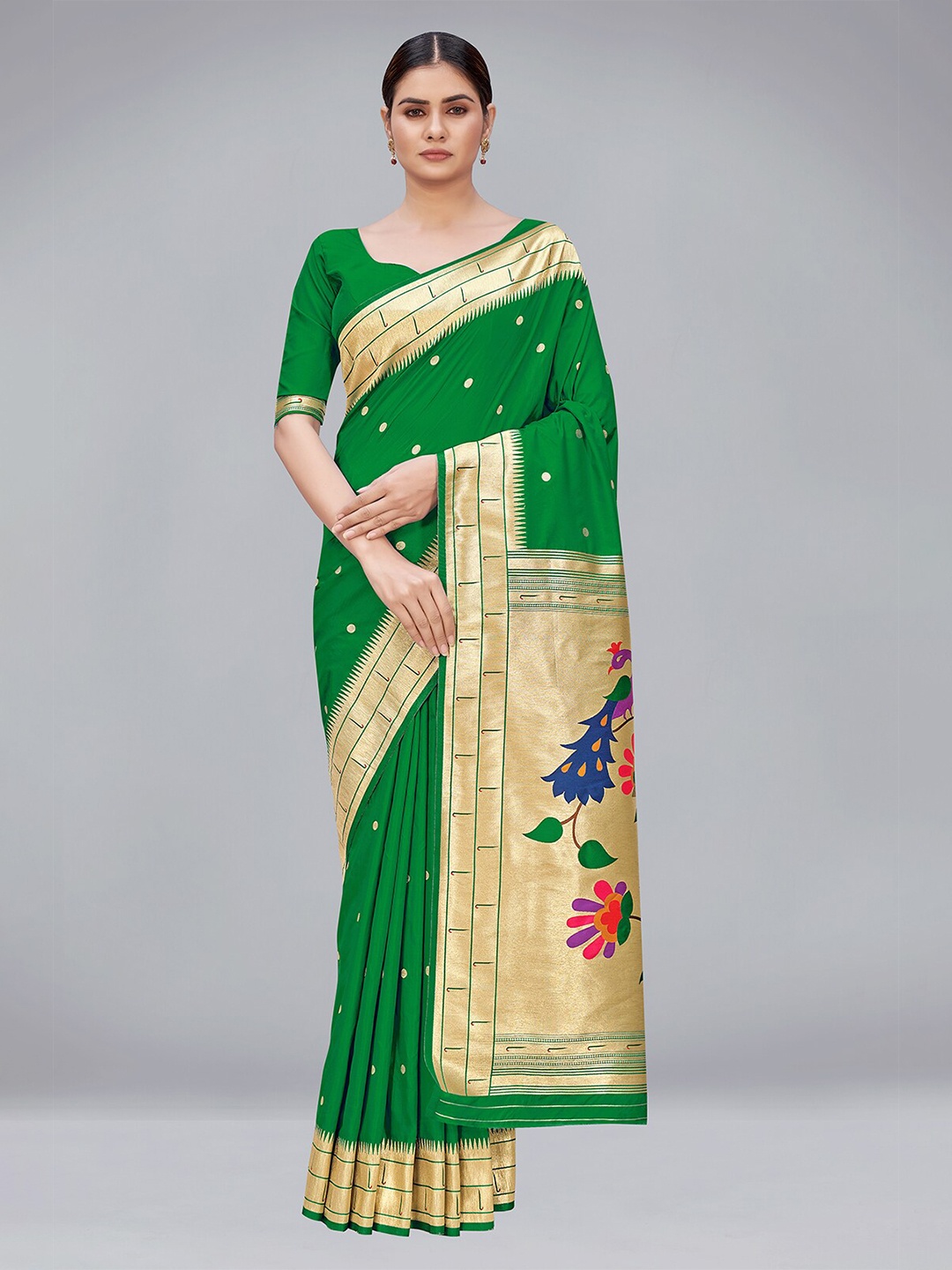 

MONJOLIKA FASHION Green & Red Floral Zari Silk Blend Paithani Saree