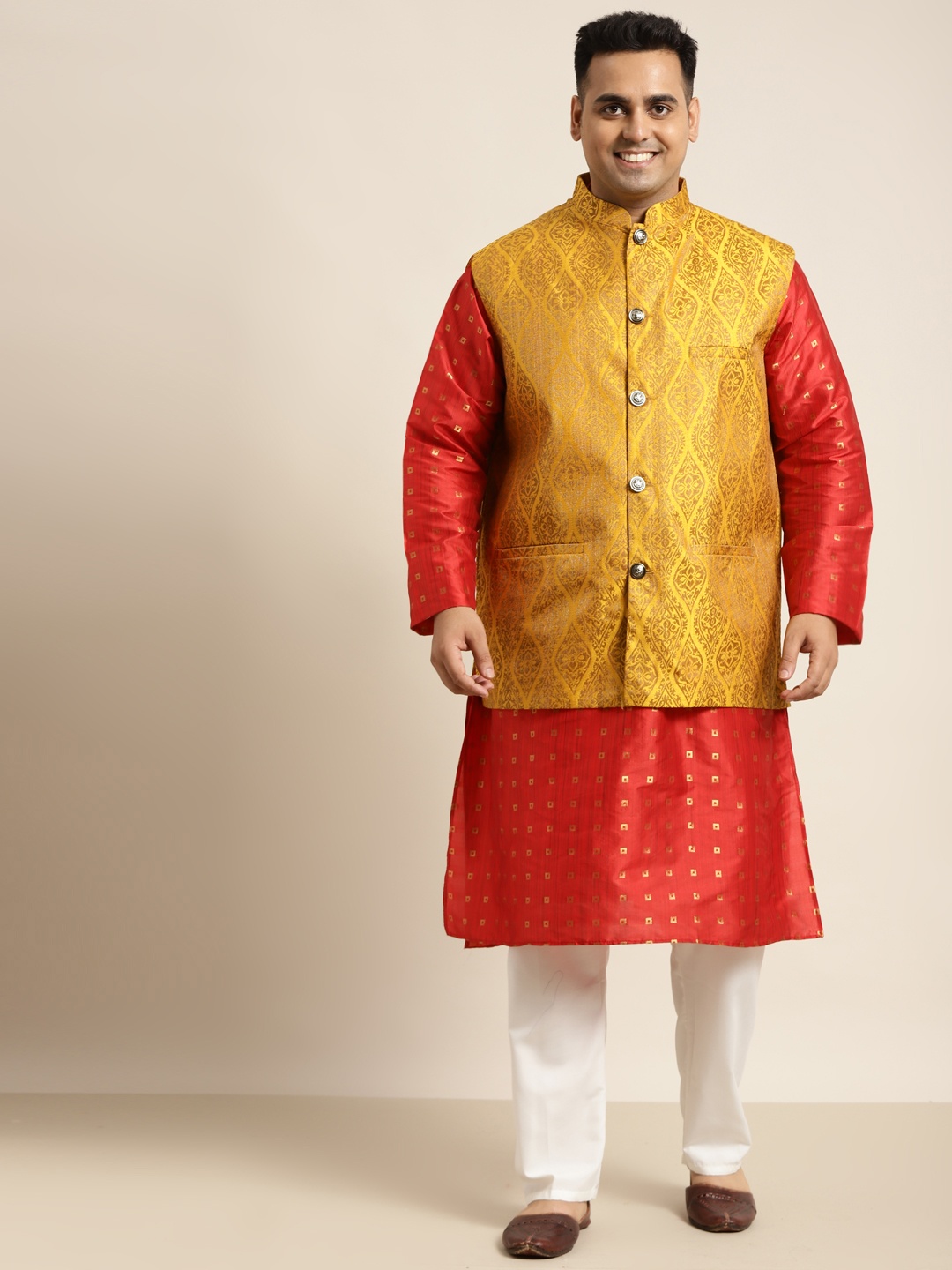 

SOJANYA PLUS Men Plus Size Maroon Woven Design Kurta & Churidar Comes With a Nehru Jacket