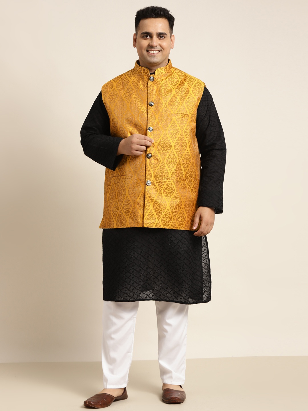 

SOJANYA PLUS Men Plus Size Black Pure Cotton Kurta with Churidar Comes With a Nehru Jacket