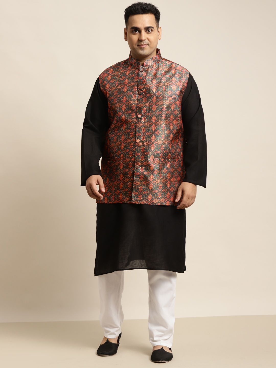 

SOJANYA PLUS Men Plus Size Black Solid Kurta & Churidar Comes With a Nehru Jacket