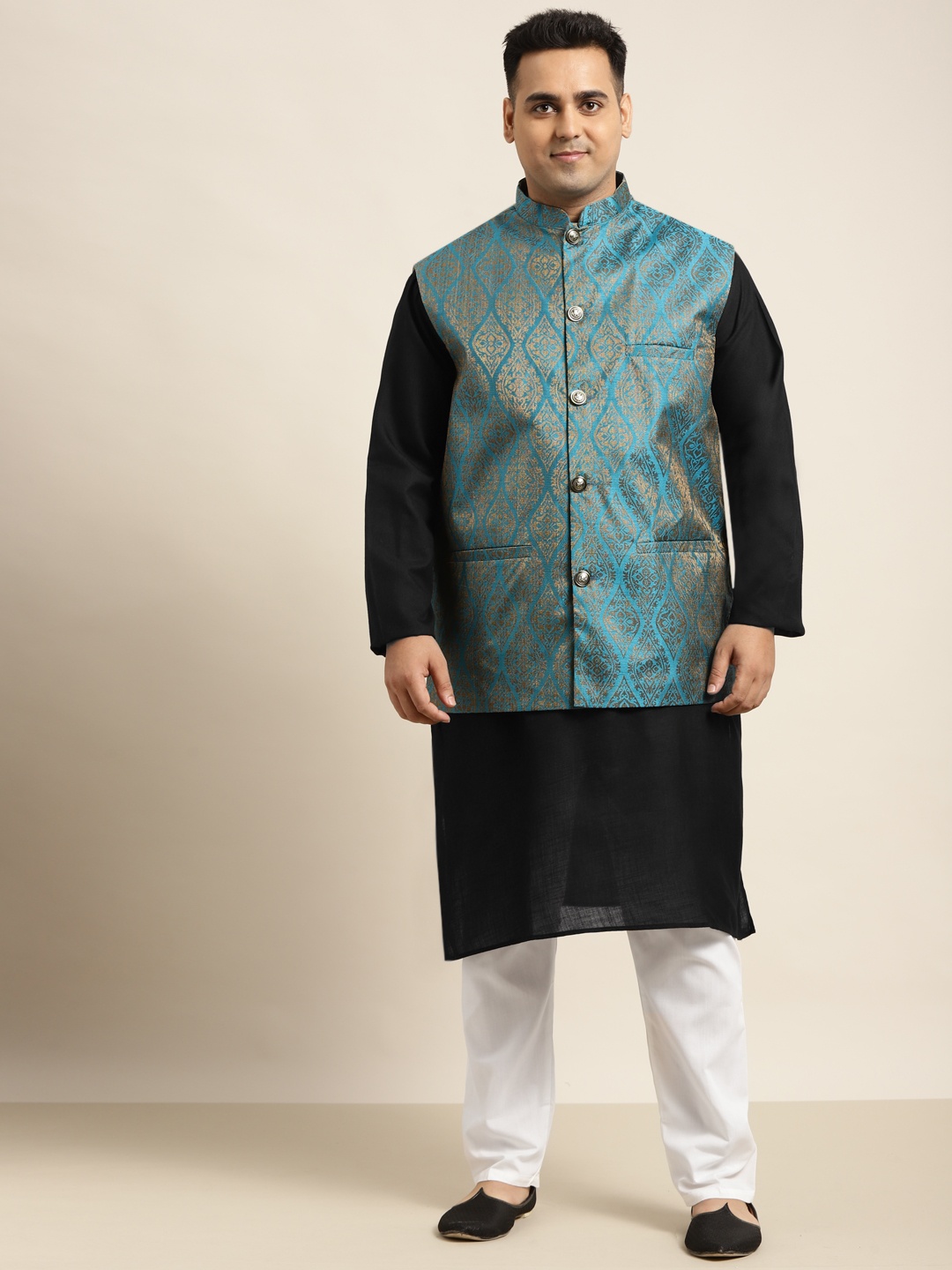 

SOJANYA PLUS Men Plus Size Black Solid Kurta & Churidar Comes With a Nehru Jacket