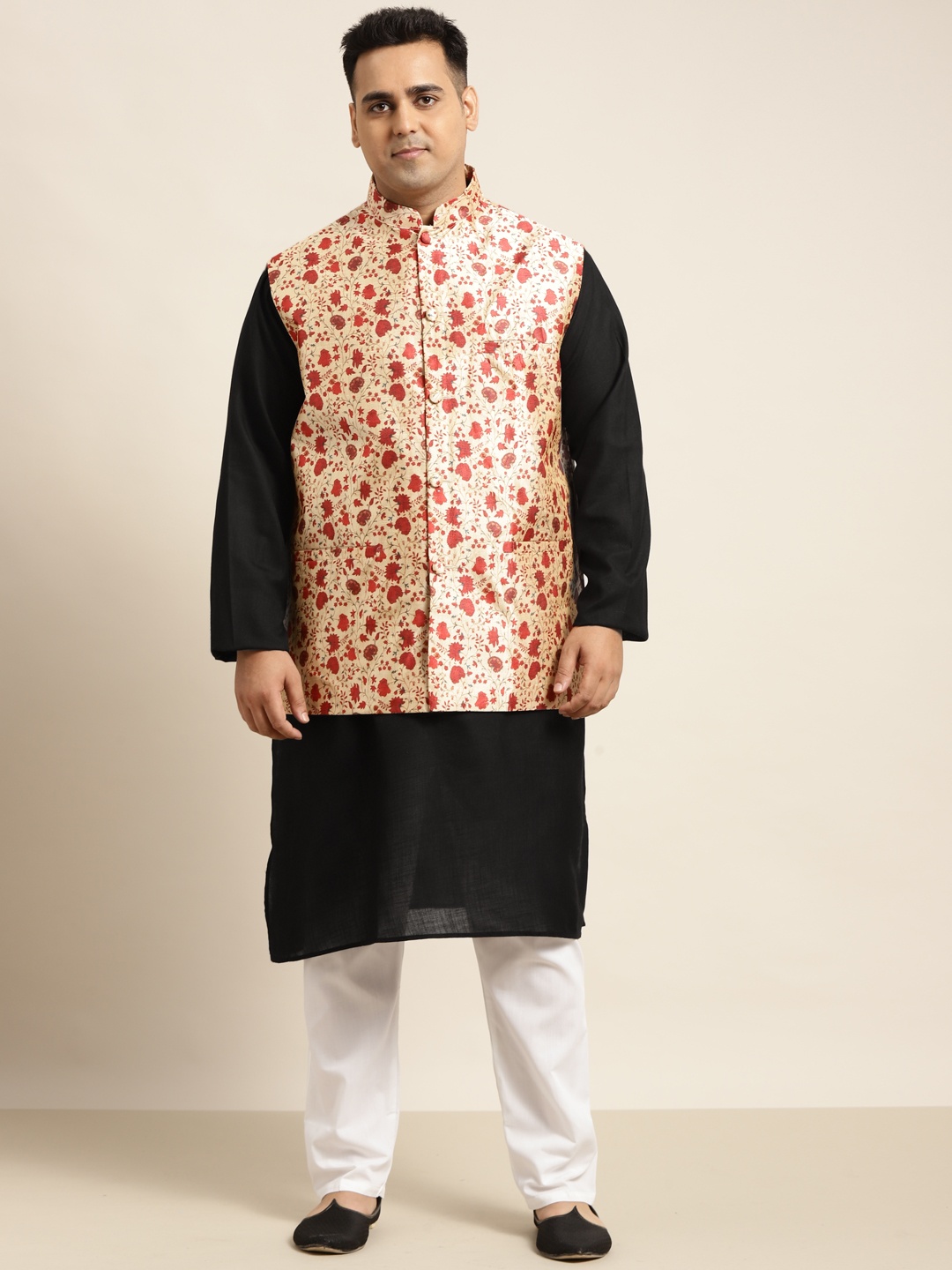 

SOJANYA PLUS Men Plus Size Black Solid Kurta & Churidar Comes With a Nehru Jacket