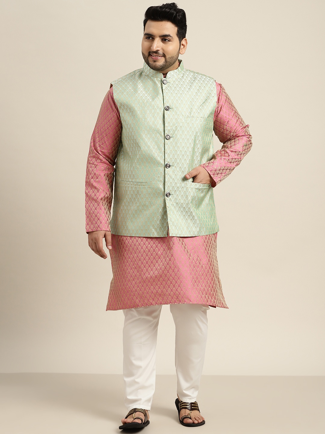 

SOJANYA PLUS Men Pink Kurta with Churidar