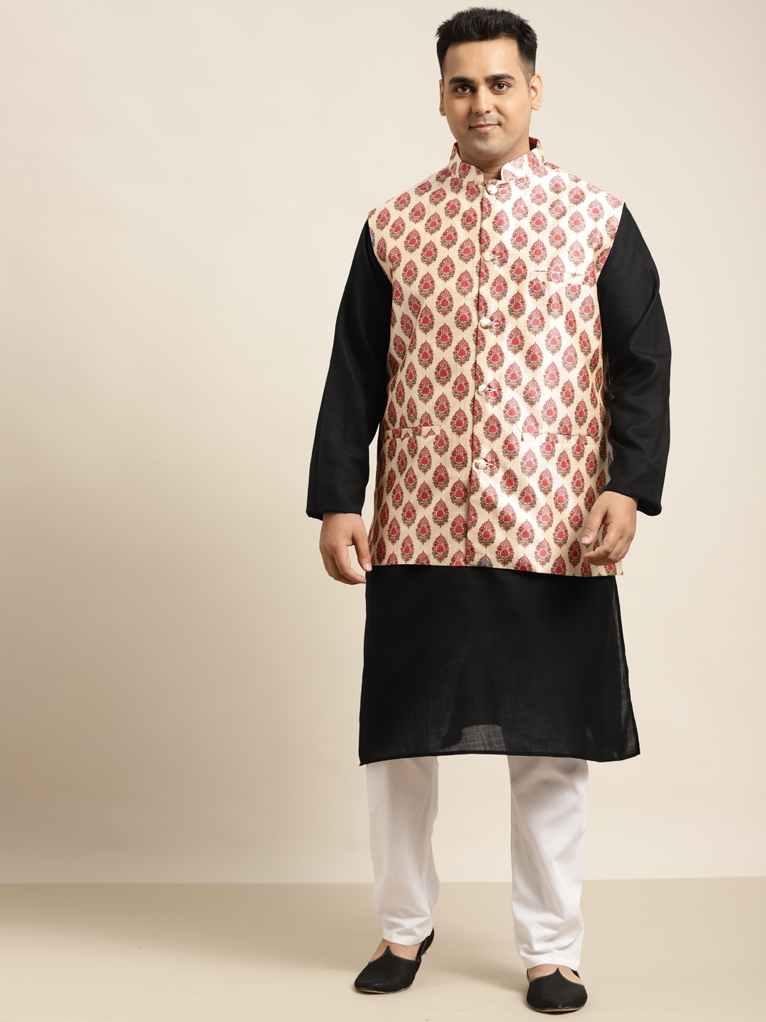 

SOJANYA PLUS Men Plus Size Black Solid Kurta & Churidar Comes With a Nehru Jacket