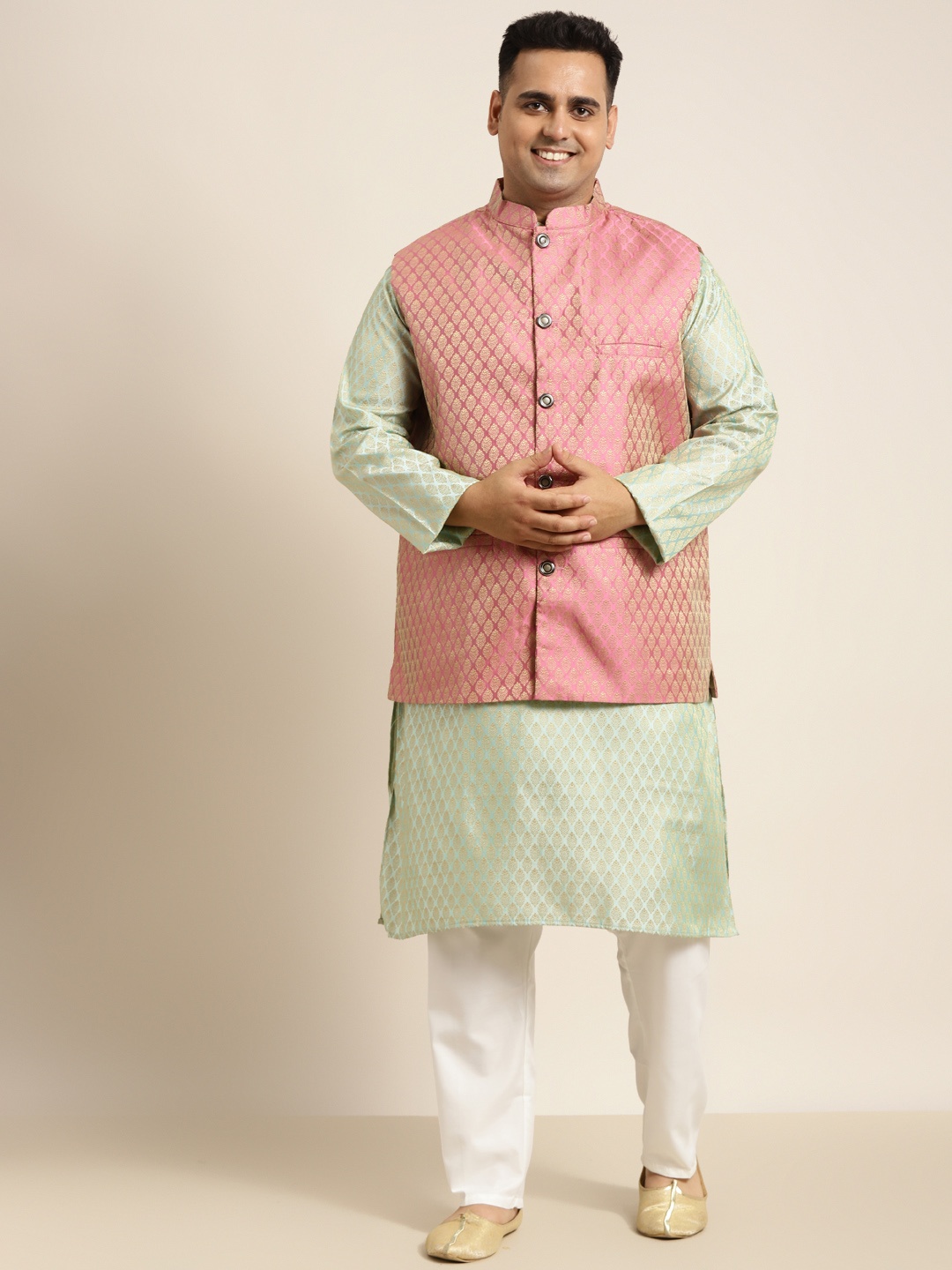 

SOJANYA PLUS Men Plus Size Green Woven Design Kurta & Churidar Comes With a Nehru Jacket