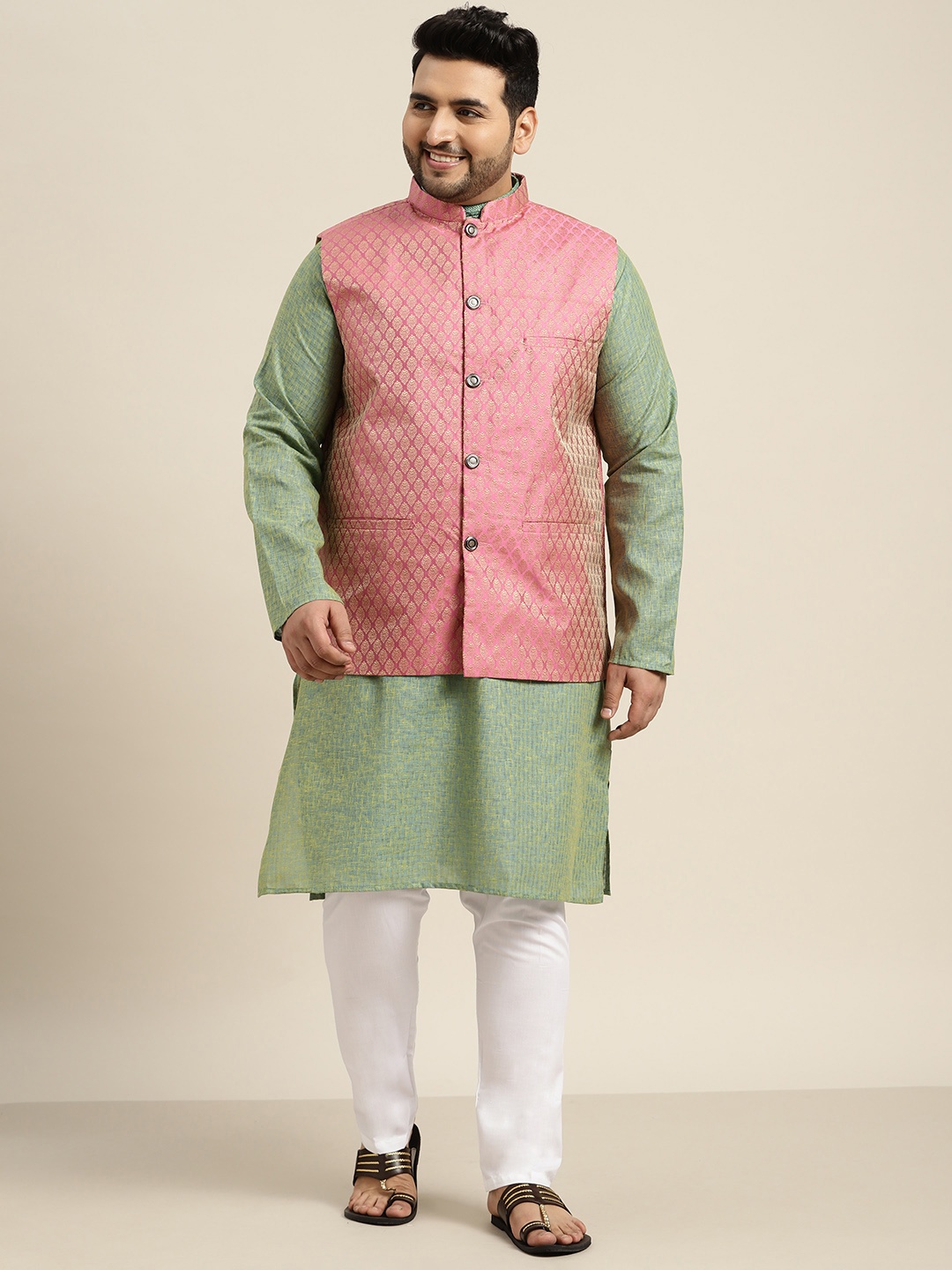 

SOJANYA PLUS Plus Size Men Green Kurta with Pyjamas & Nehru Jacket