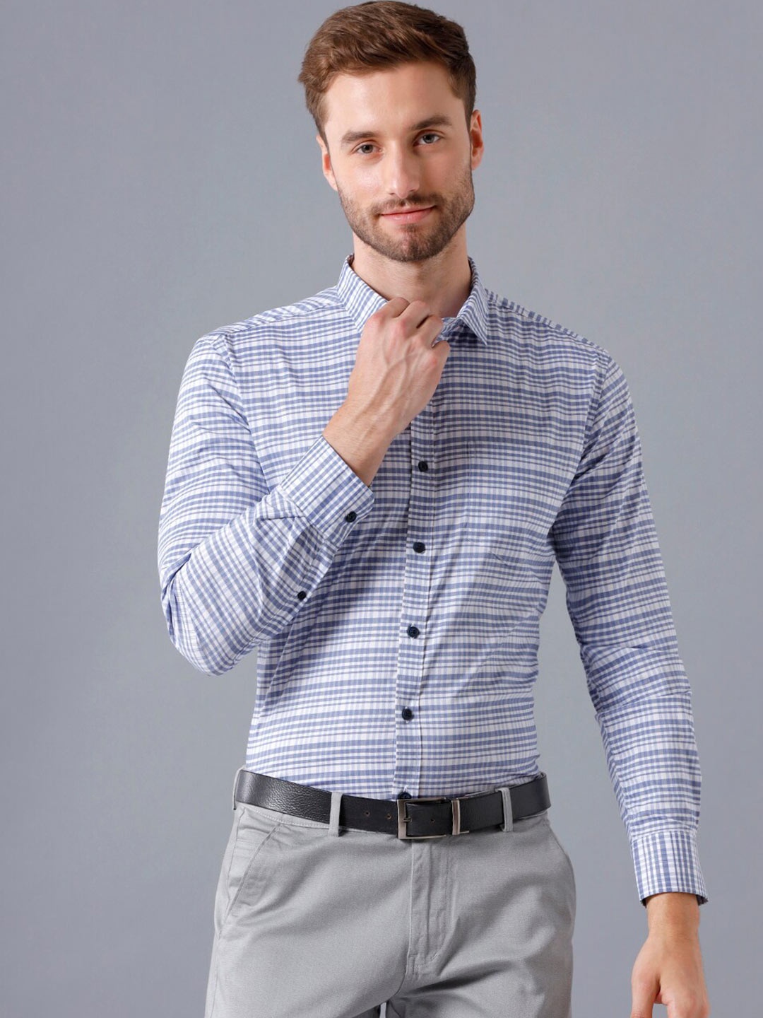 

YOVISH Men White Smart Slim Fit Checked Casual Shirt