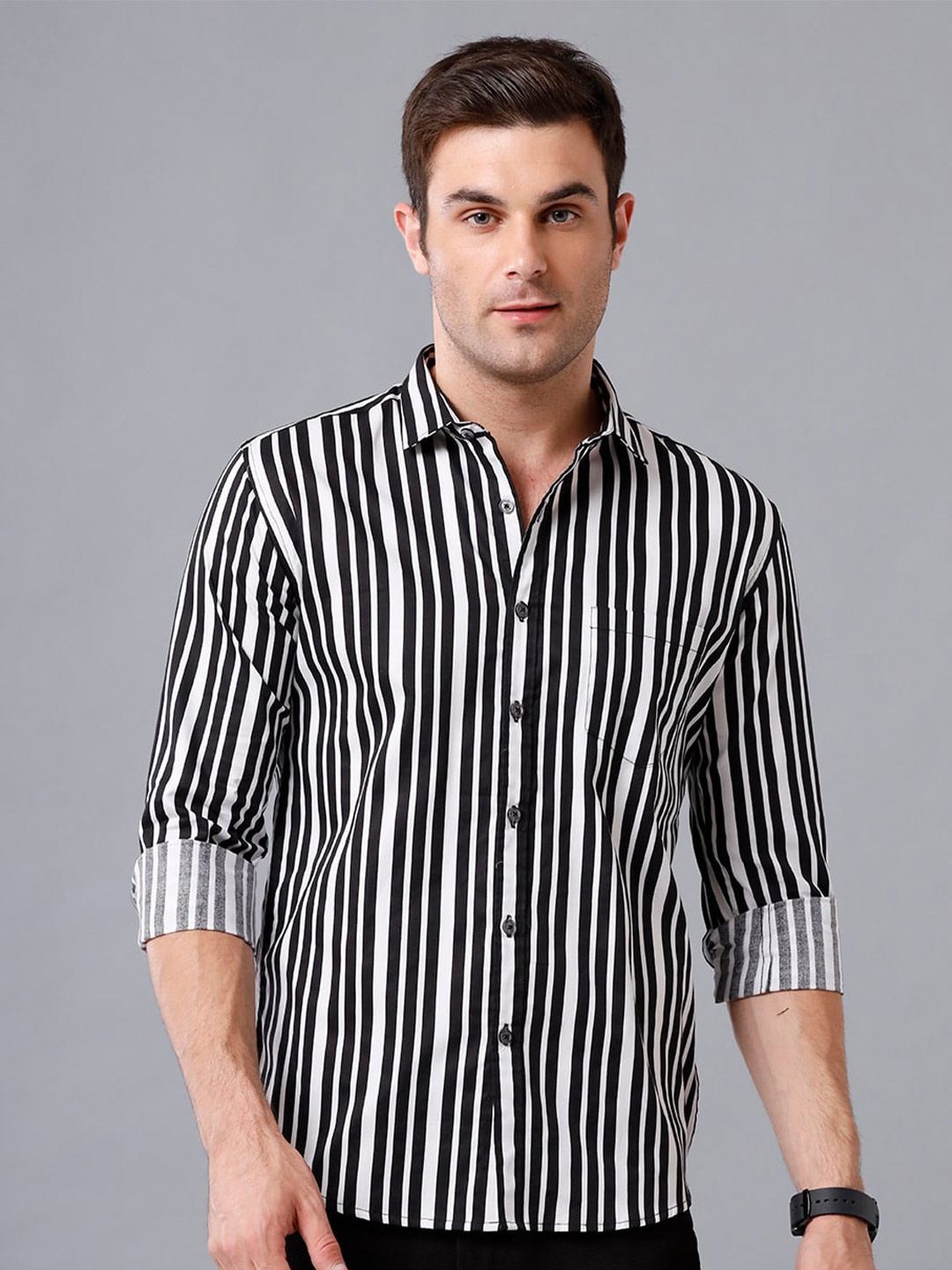 

YOVISH Men Black Smart Slim Fit Striped Casual Shirt