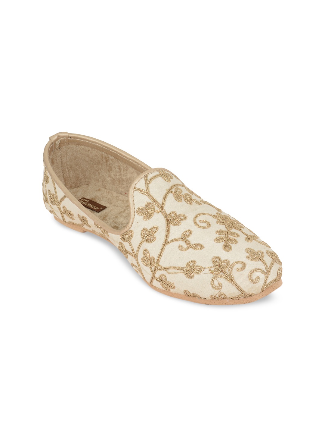 

DESI COLOUR Men Gold-Toned Embroidered Ethnic Mojaris