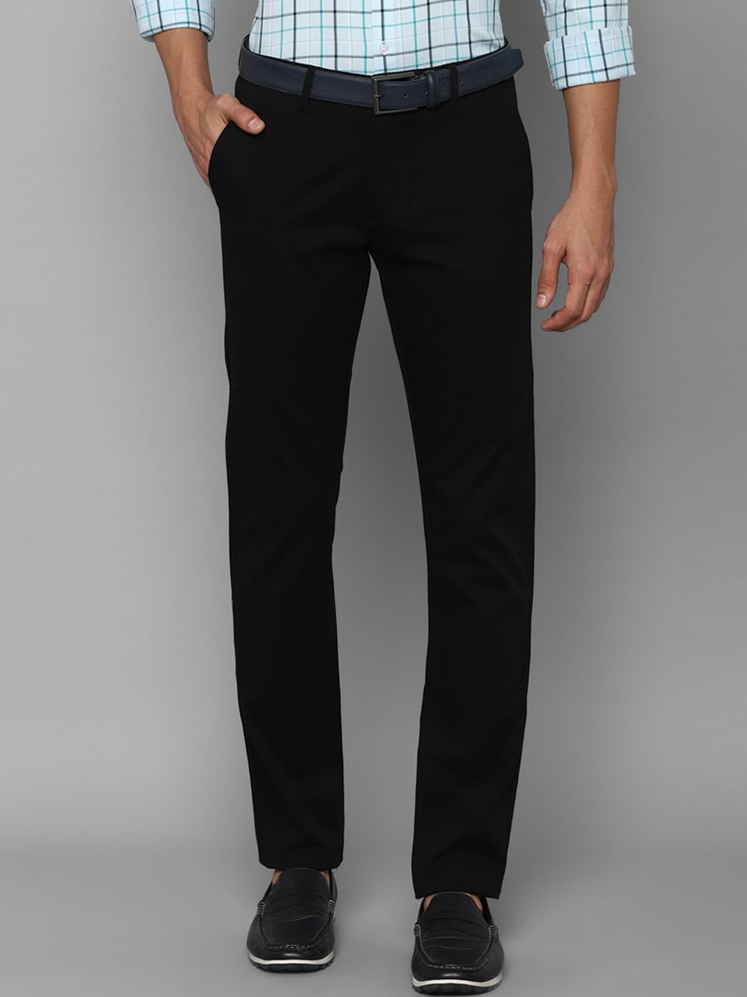 

Allen Solly Men Black Solid Slim Fit Trousers