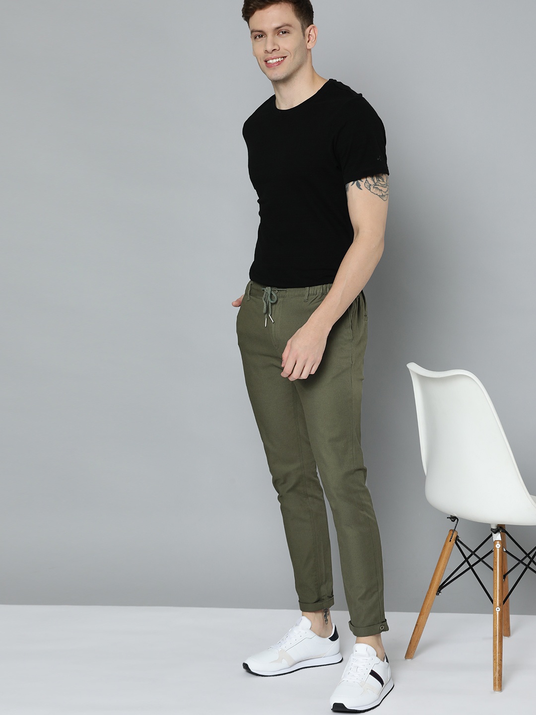 

Mast & Harbour Men Olive Green Solid Trousers