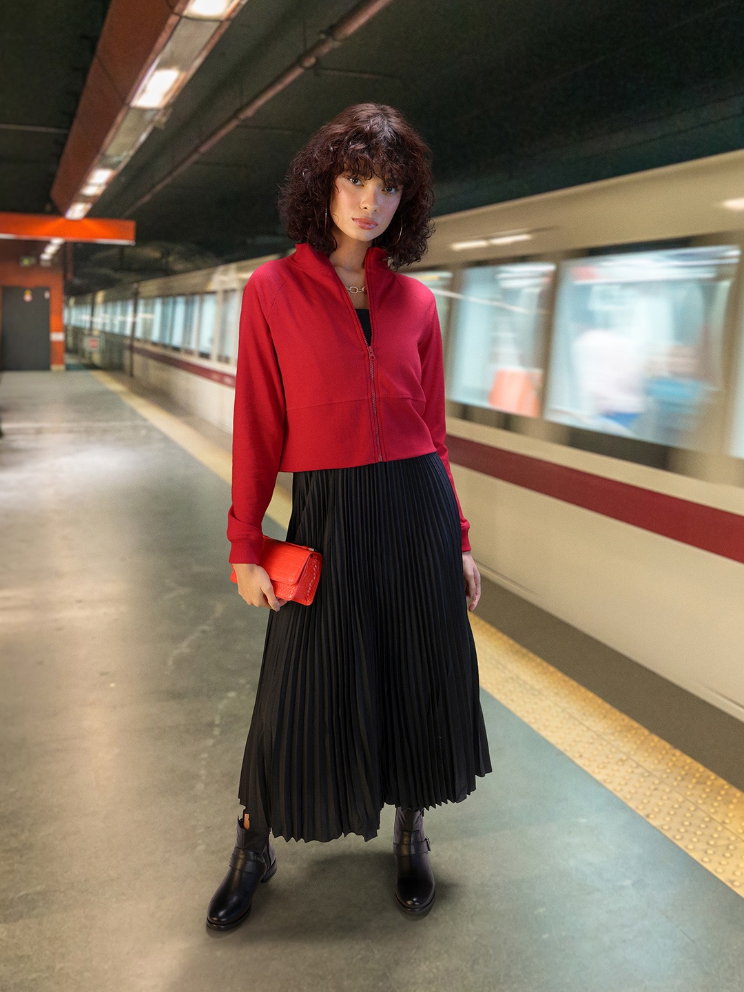 

Dressberry Women Maroon Sweatshirt