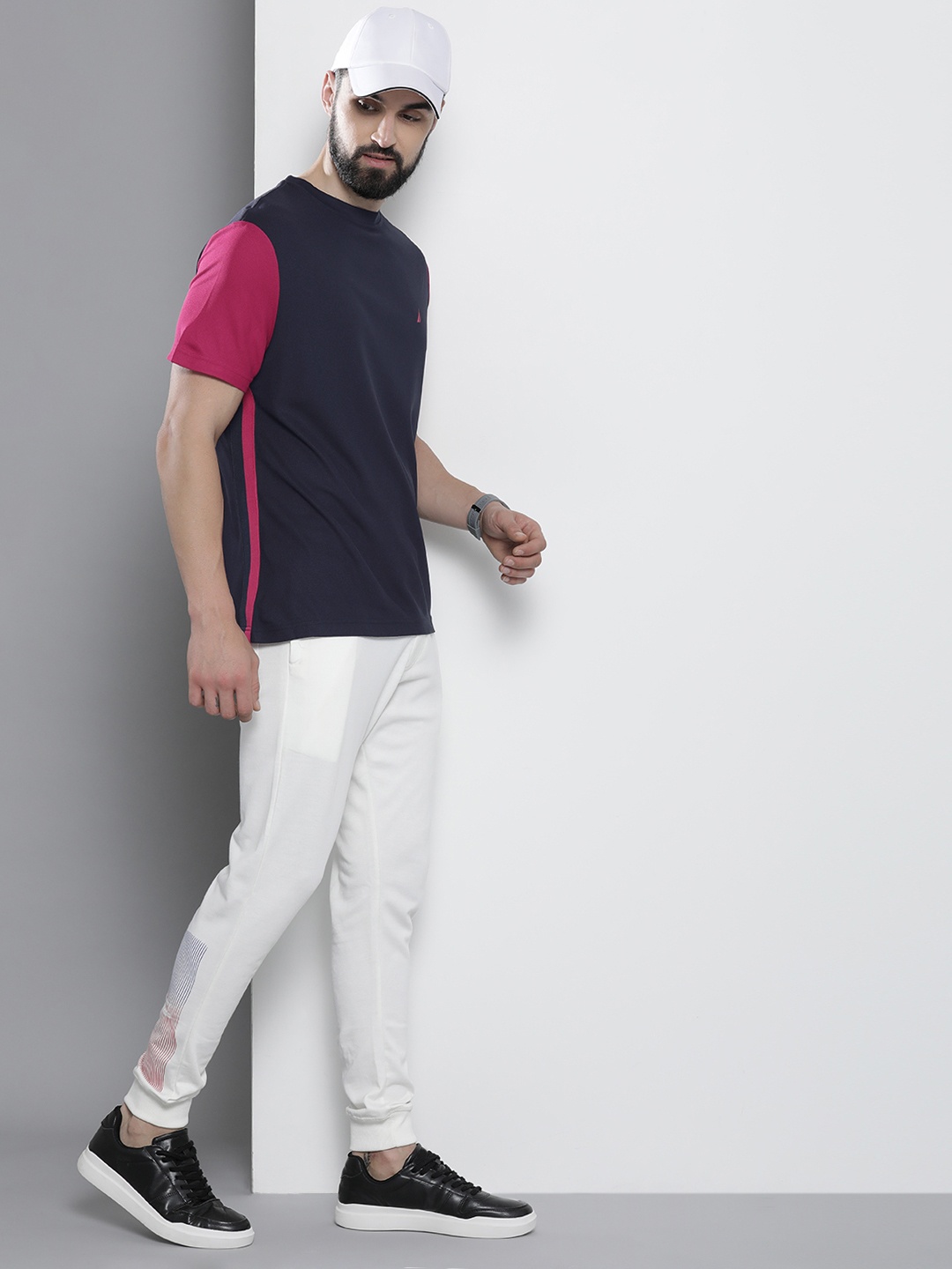 

Nautica Men Contrast Sleeves Sustainable T-shirt, Navy blue