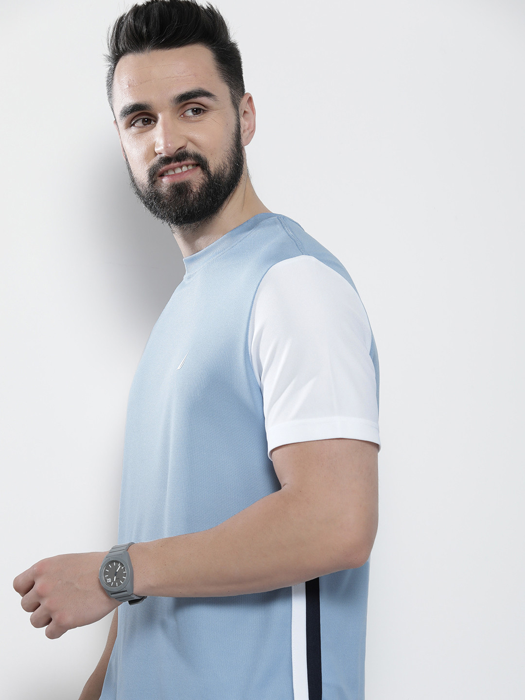 

Nautica Men Solid Round Neck With Contrast Short Sleeves T-shirt, Blue
