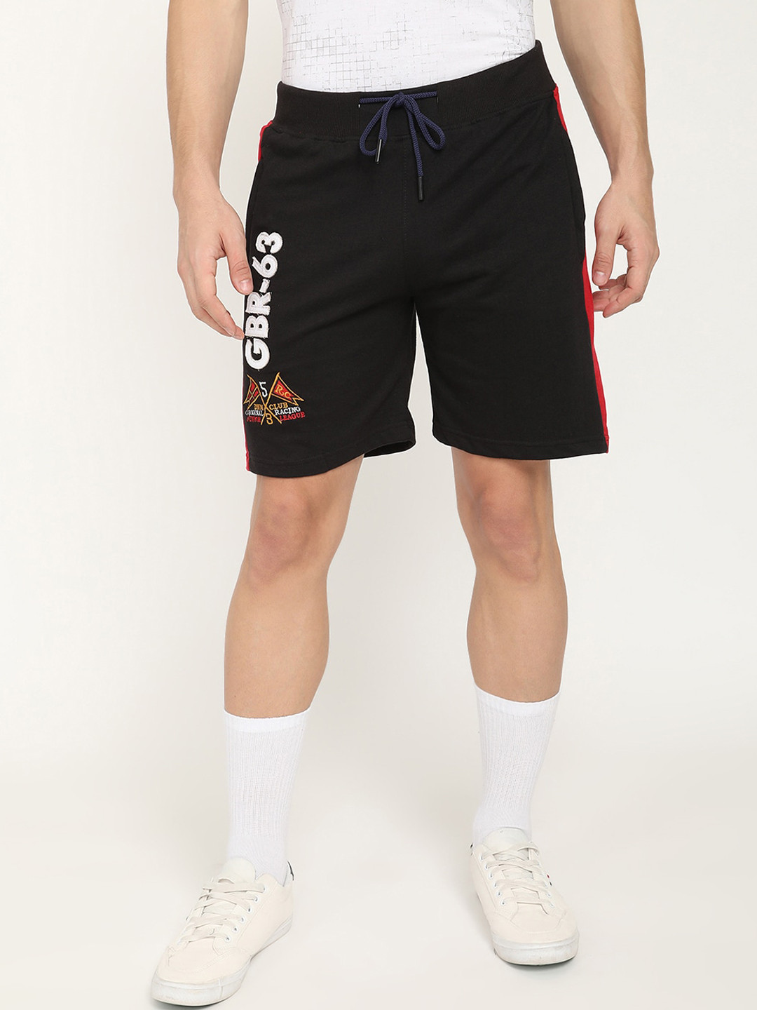 

V2 Value & Variety Men Black Solid Shorts