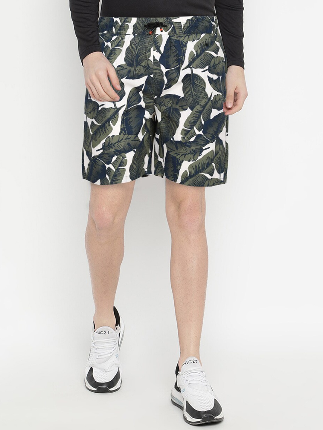 

V2 Value & Variety Men Green Camouflage Printed Shorts