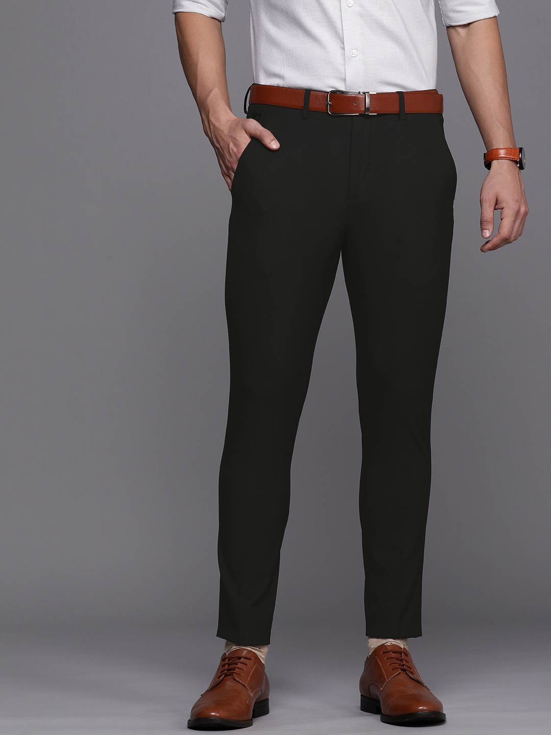 

Louis Philippe Men Black Carrot Fit Trousers