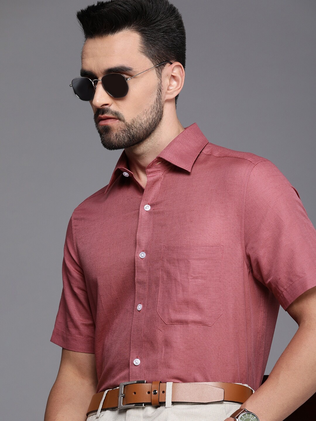 

Louis Philippe Men Pink Solid Classic Fit Formal Shirt