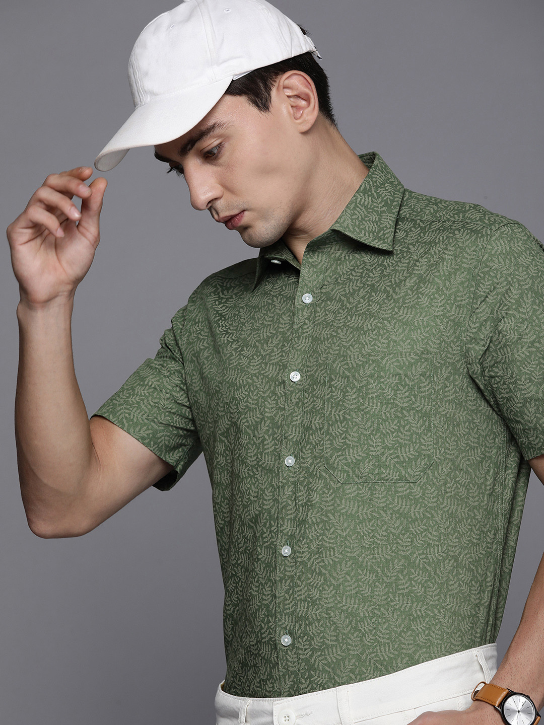 

Louis Philippe Men Green & Grey Golf Leisure Classic Fit Floral Printed Casual Shirt