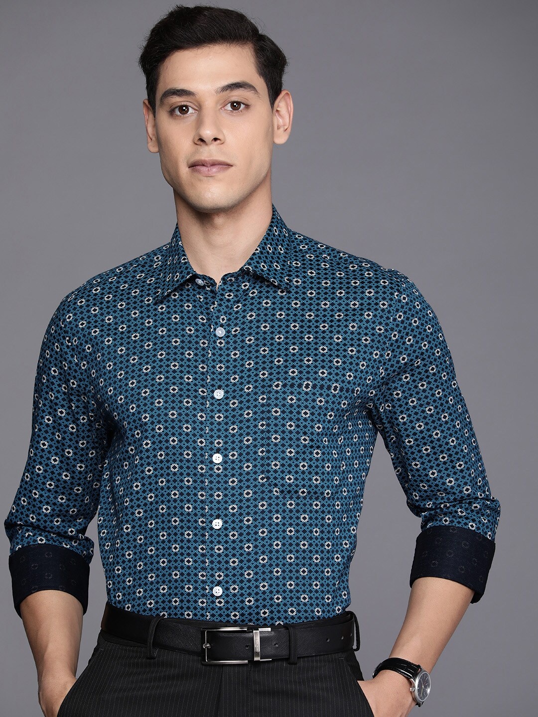 

Louis Philippe Men Teal Blue And White Slim Fit Printed Pure Cotton Formal Shirt