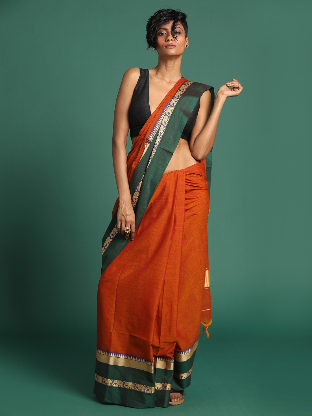 

Indethnic Rust Red & Green Pure Cotton Mangalagiri Saree