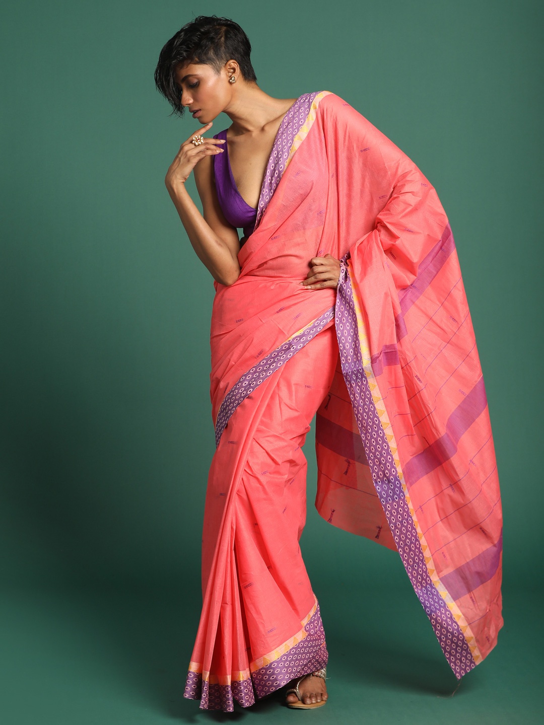 

Saranee Pink & Purple Pure Cotton Taant Saree