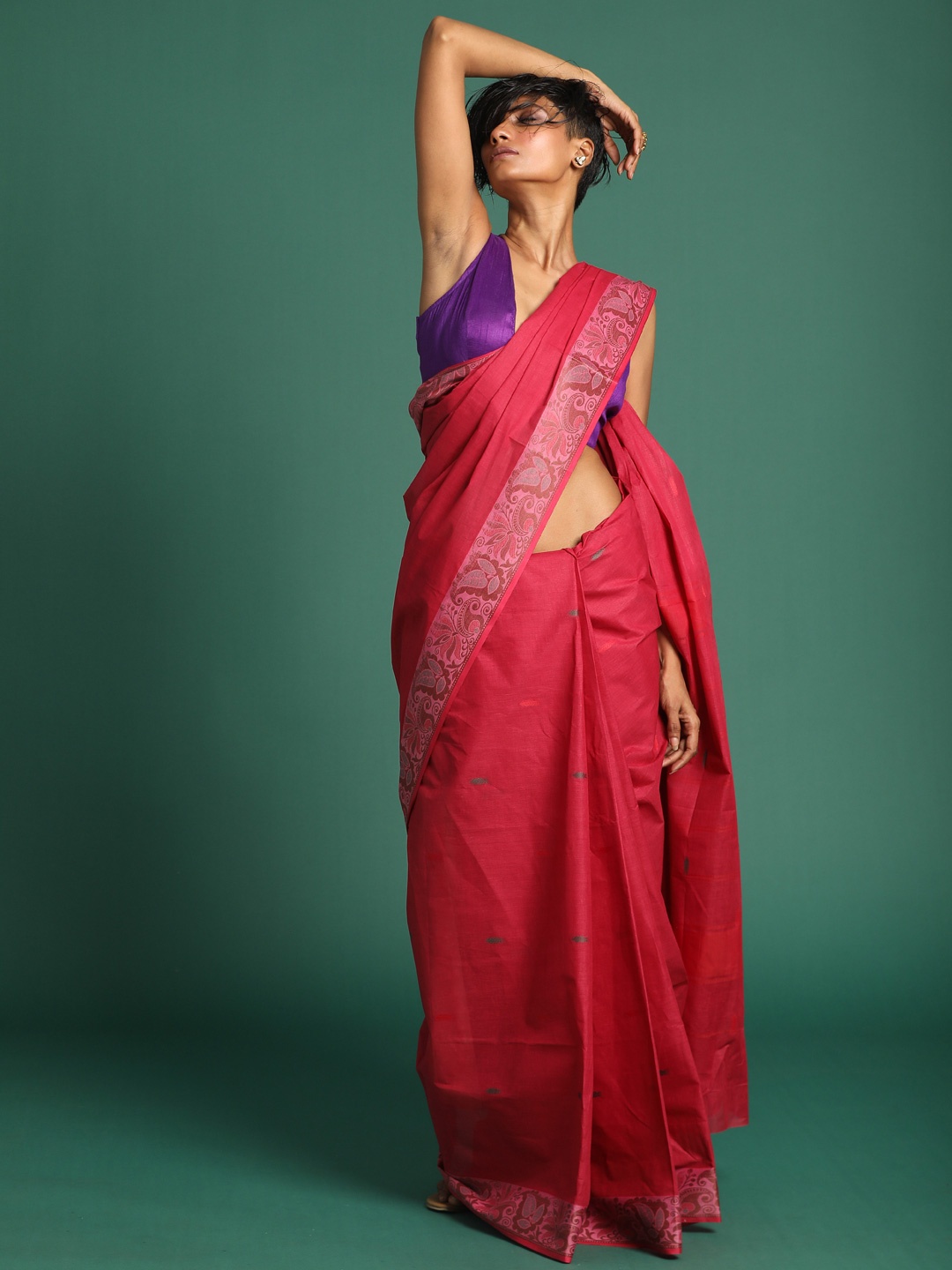 

Saranee Red Woven Design Pure Cotton Taant Saree