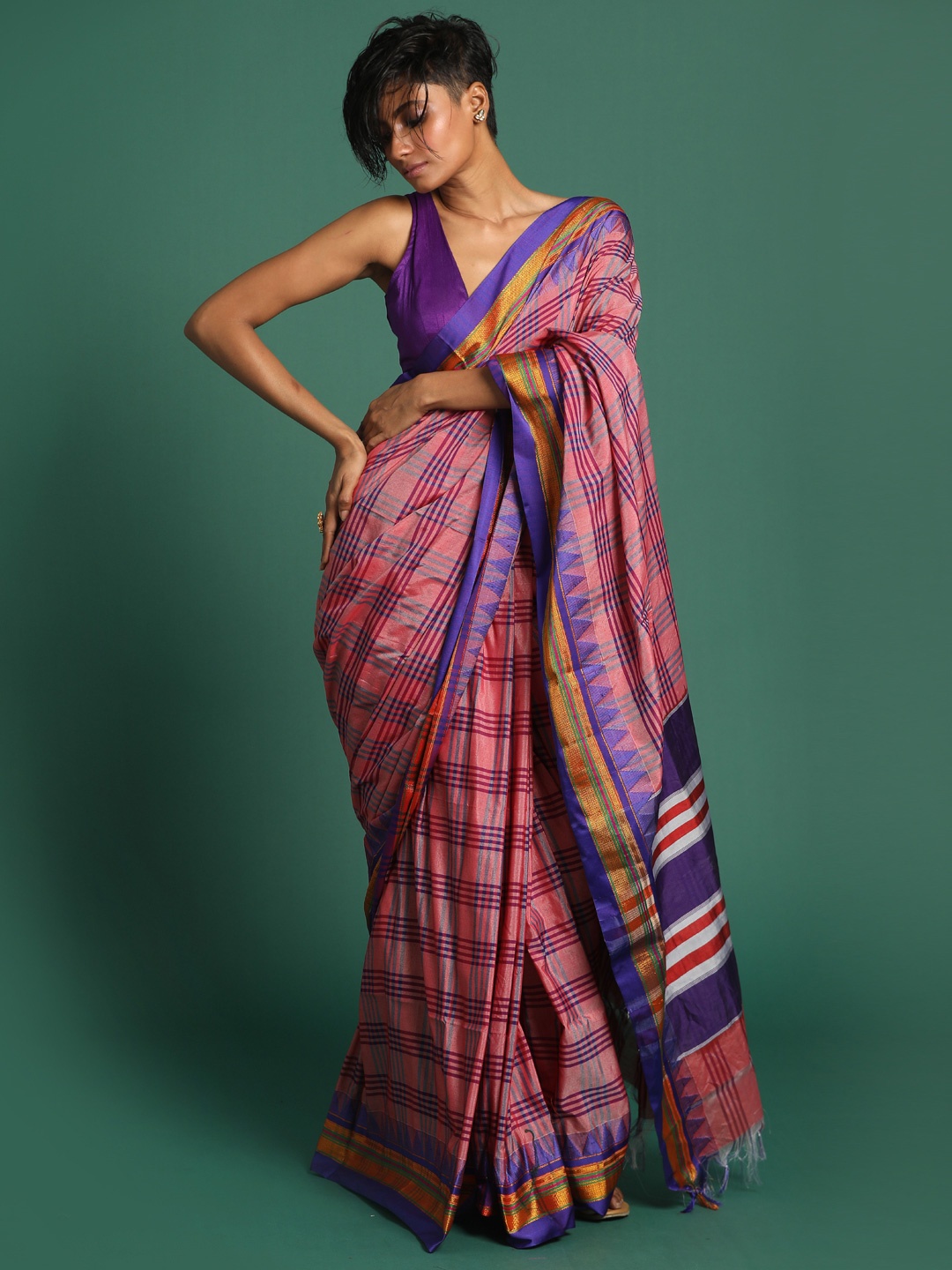 

Saranee Pink & Purple Checked Zari Venkatgiri Saree
