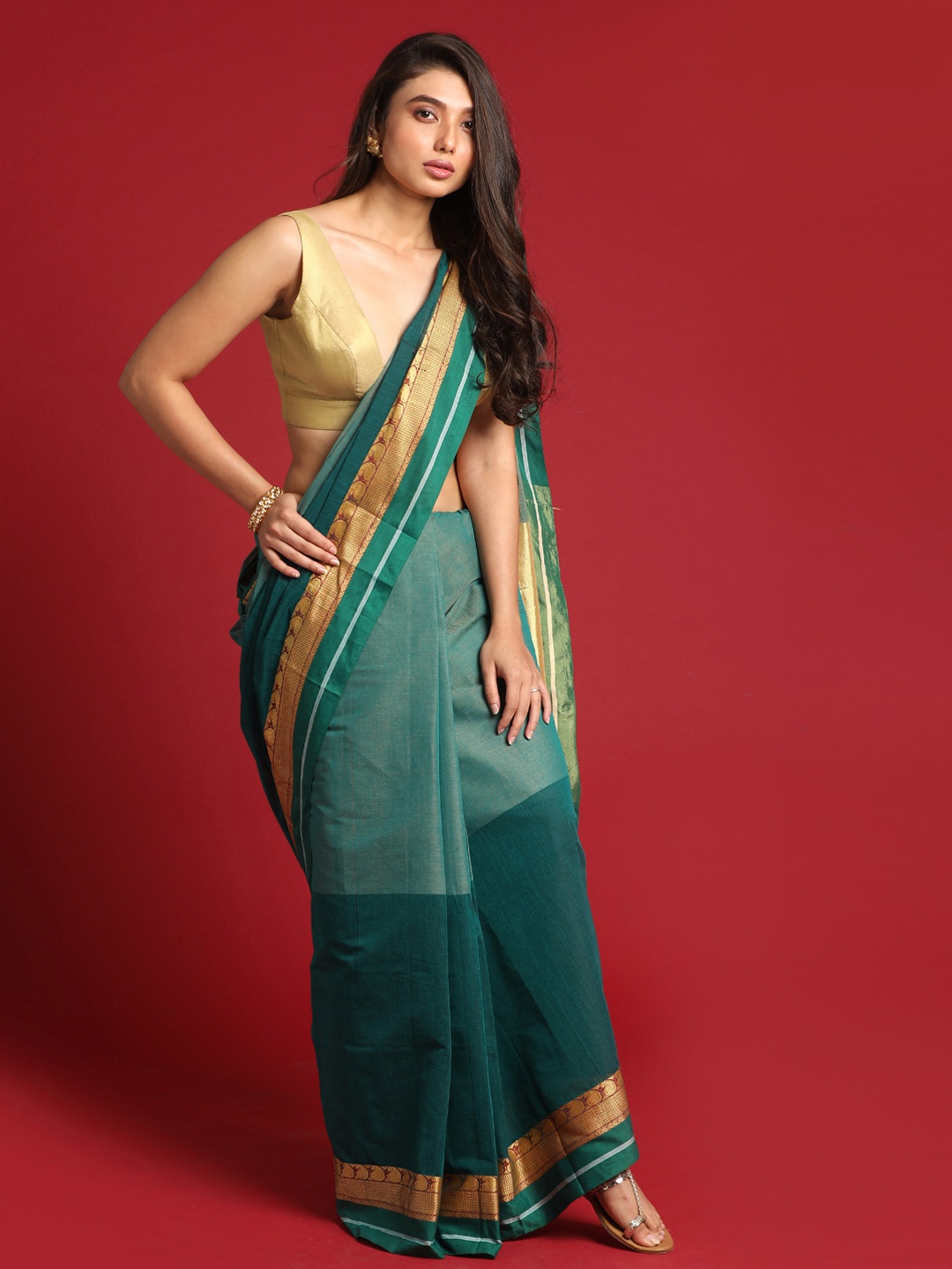 

Saranee Green & Gold-Toned Pure Cotton Mangalagiri Saree