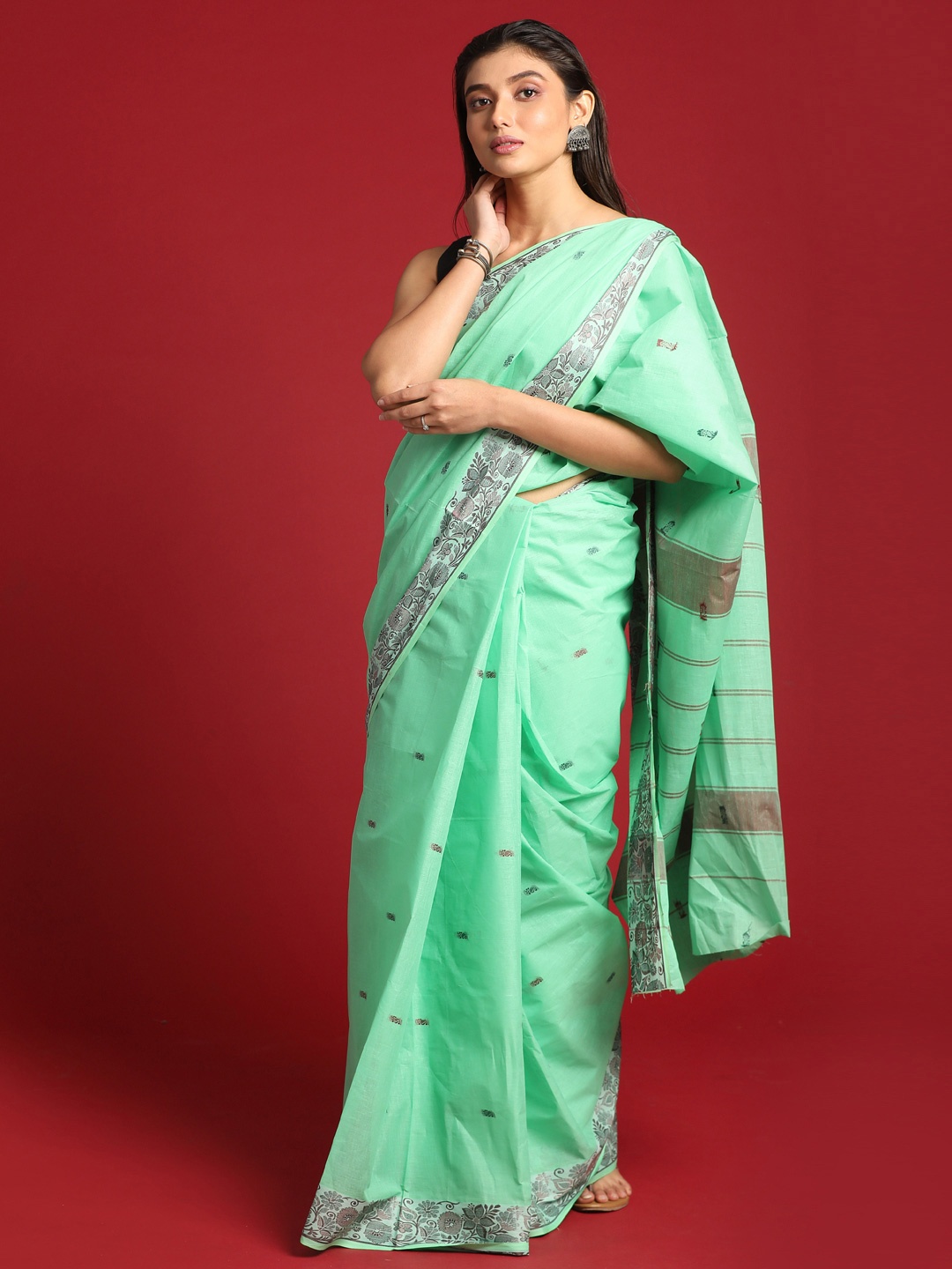

Indethnic Sea Green & Grey Pure Cotton Taant Saree