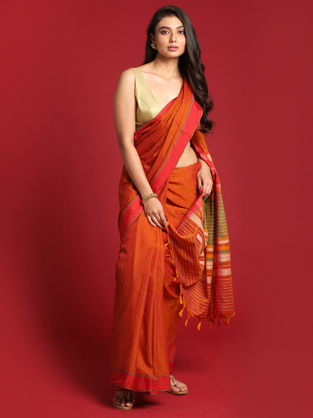 

Indethnic Rust & Green Pure Cotton Mangalagiri Saree