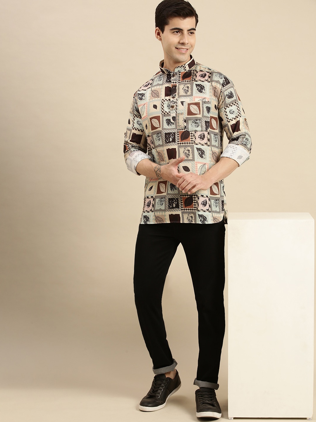 

Sanwara Men Beige & Brown Printed Floral Kurta