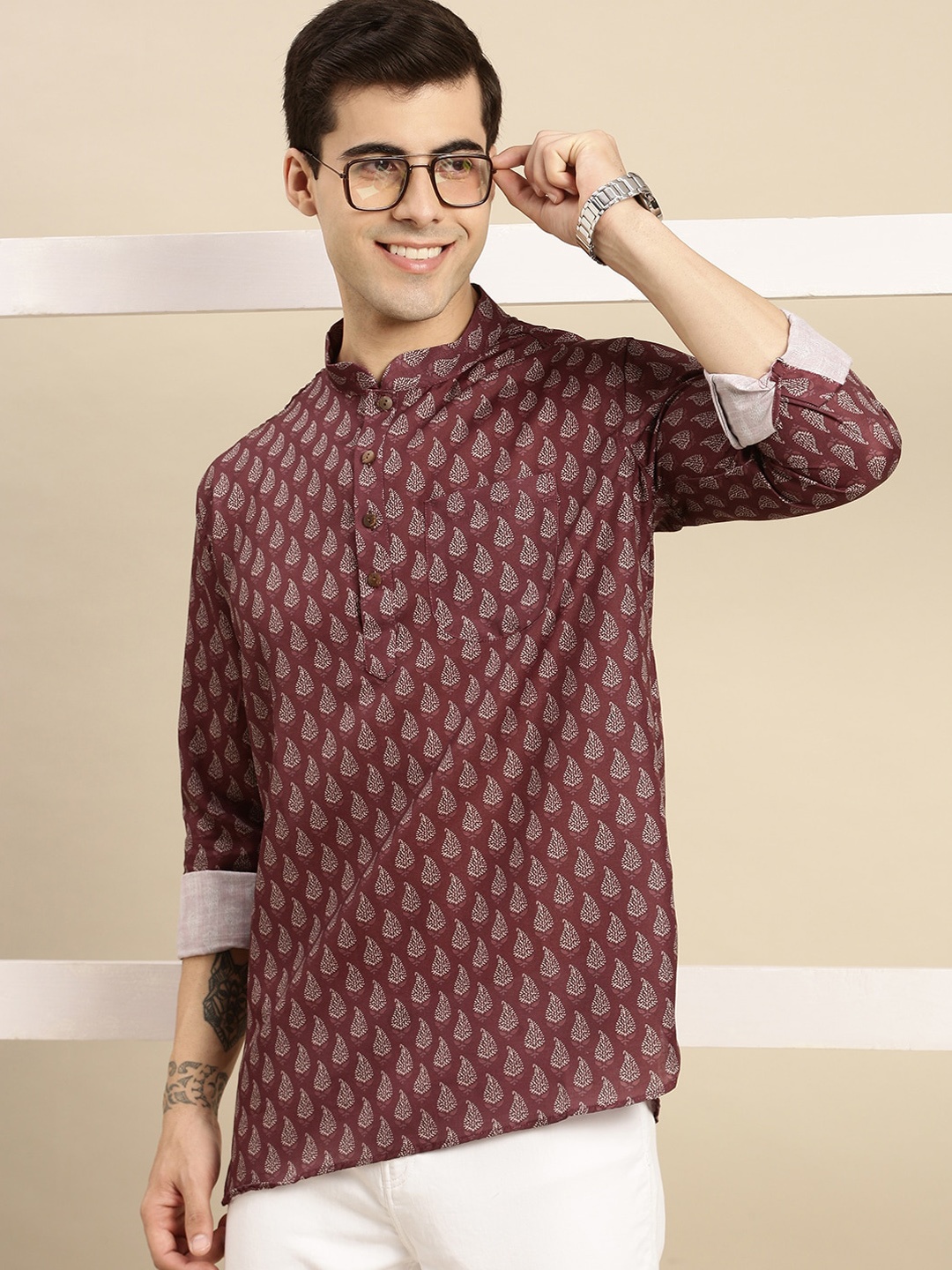 

Sanwara Men Burgundy & White Ethnic Motifs Printed Kurta
