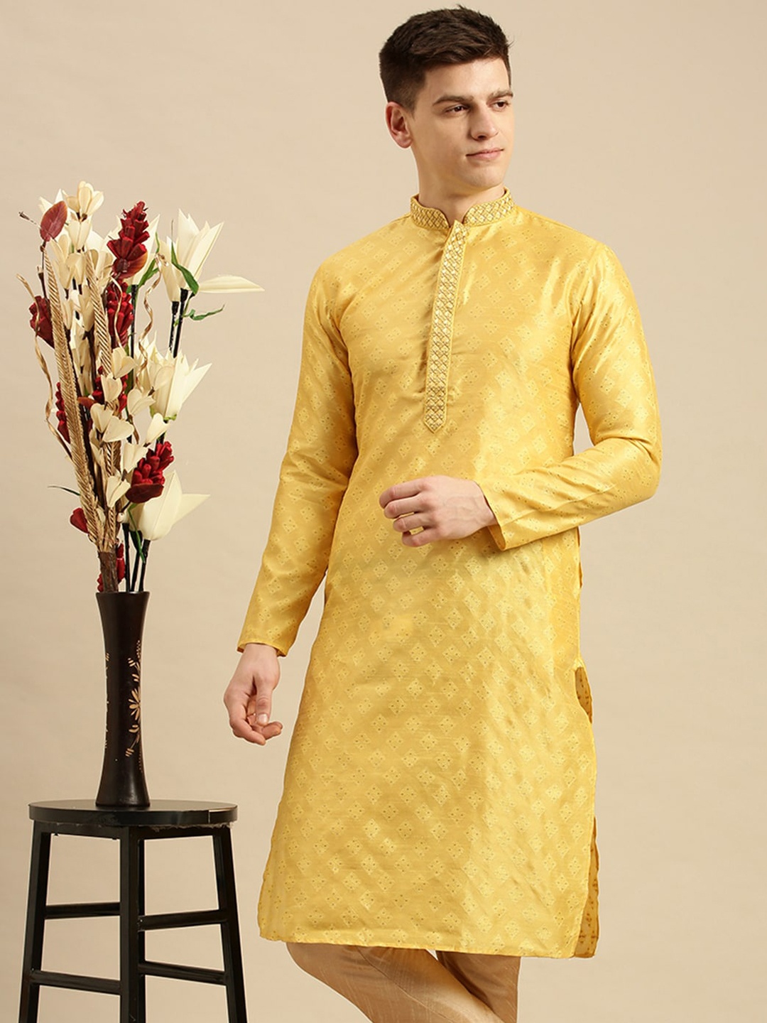 

Sanwara Men Yellow Ethnic Motifs Thread Work Pastels Kurta