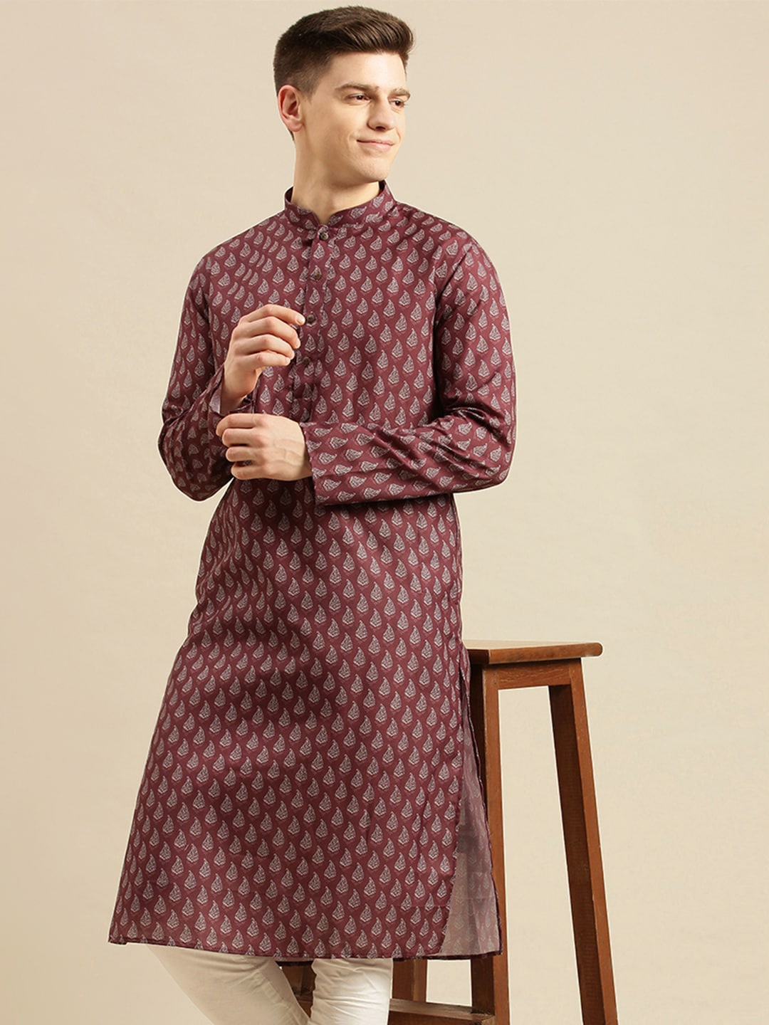 

Sanwara Men Burgundy & White Floral Printed Floral Kurta