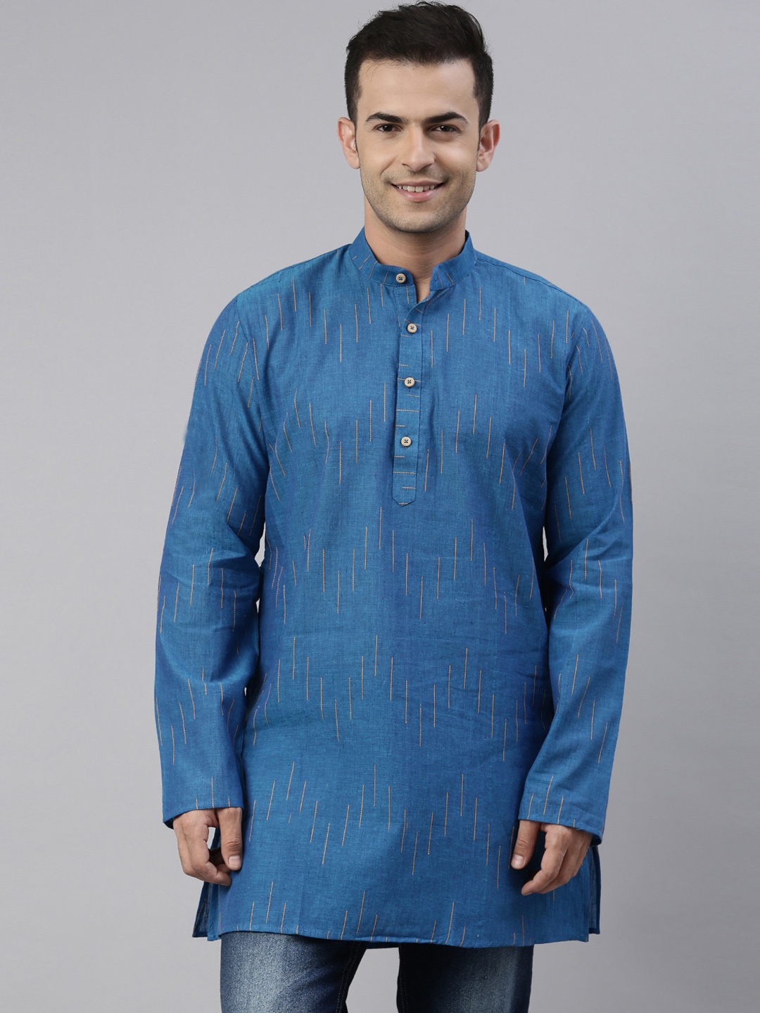 

TATTVA Men Blue Chikankari Kurta