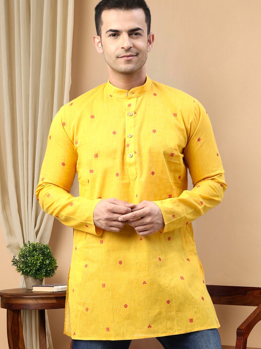 

TATTVA Men Yellow Thread Work Kurta