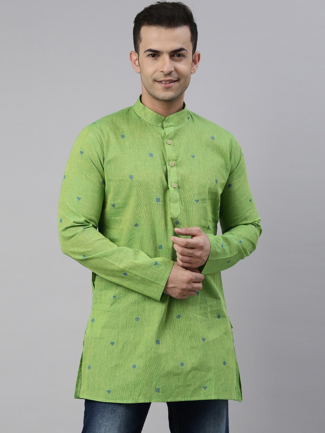 

TATTVA Men Green Embroidered Patchwork Kurta